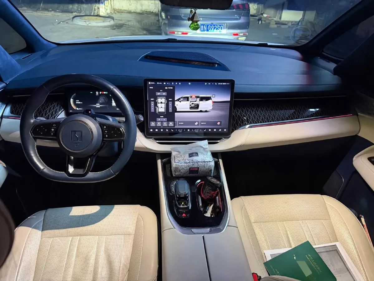 2022 Zeekr 009 BEV 116KWH,autocango,china used car exporter,china ev exporter,chinese used car exporter,chinese used ev exporter