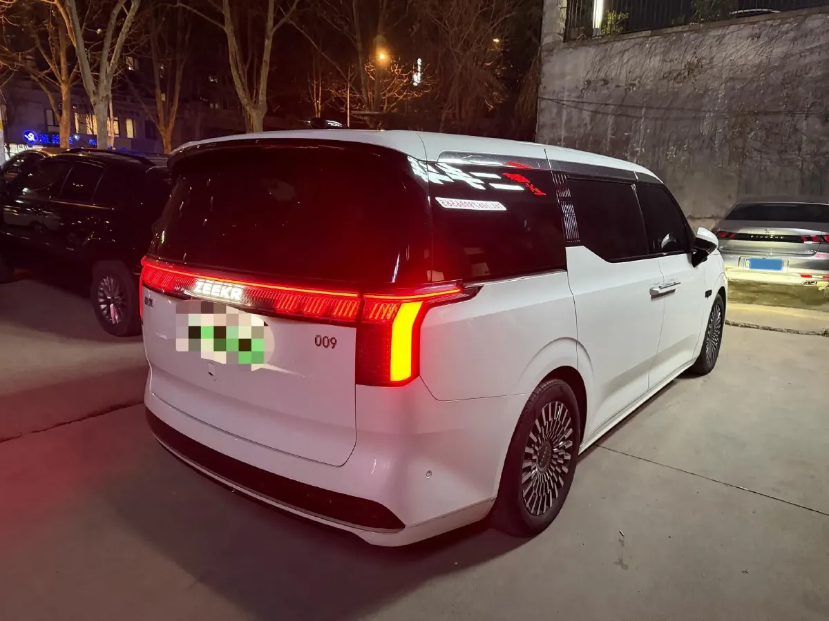 2022 Zeekr 009 BEV 116KWH,autocango,china used car exporter,china ev exporter,chinese used car exporter,chinese used ev exporter