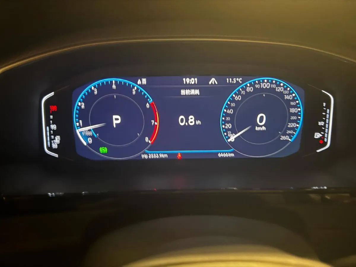 2024 Volkswagen CC 2.0T 220HP L4 7DCT,autocango,china used car exporter,china ev exporter,chinese used car exporter,chinese used ev exporter