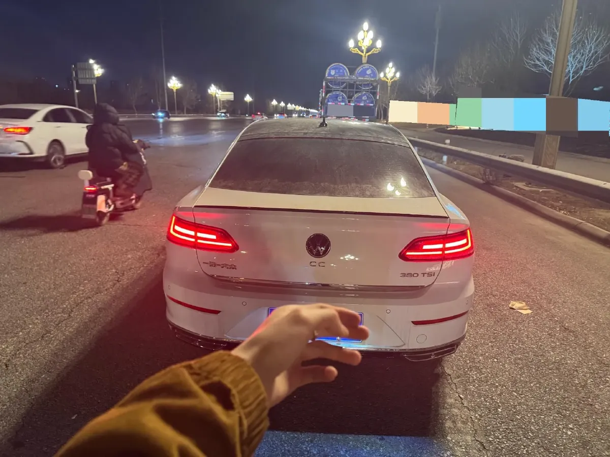 2024 Volkswagen CC 2.0T 220HP L4 7DCT,autocango,china used car exporter,china ev exporter,chinese used car exporter,chinese used ev exporter