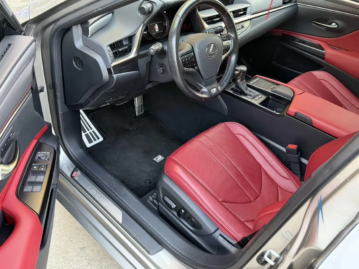 2020 Lexus ES 2.5L 207HP L4 8AT,autocango,china used car exporter,china ev exporter,chinese used car exporter,chinese used ev exporter