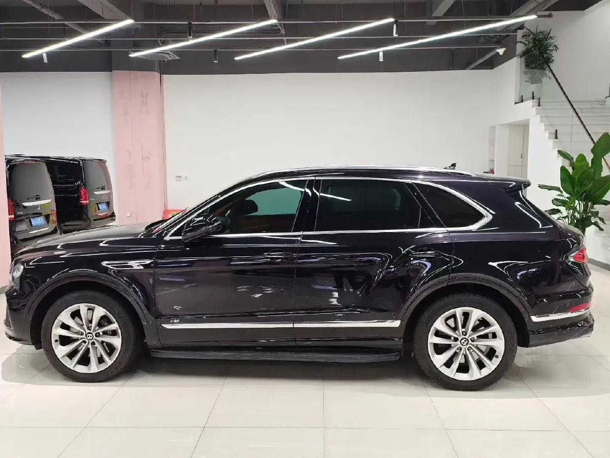 2021 Bentley Bentayga 4.0T 550HP V8 8AT,autocango,china used car exporter,china ev exporter,chinese used car exporter,chinese used ev exporter