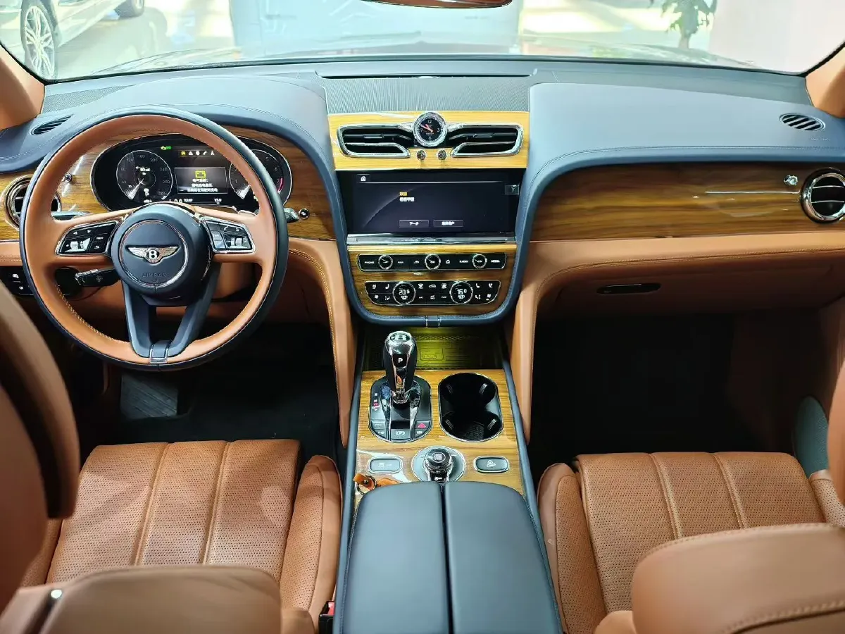 2021 Bentley Bentayga 4.0T 550HP V8 8AT,autocango,china used car exporter,china ev exporter,chinese used car exporter,chinese used ev exporter