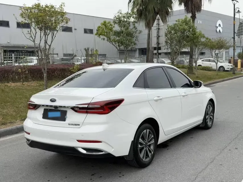 2021 Ford Escort 1.5L 122HP L3 6AT,autocango,china used car exporter,china ev exporter,chinese used car exporter,chinese used ev exporter