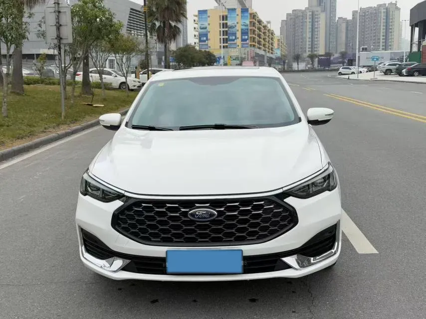 2021 Ford Escort 1.5L 122HP L3 6AT,autocango,china used car exporter,china ev exporter,chinese used car exporter,chinese used ev exporter
