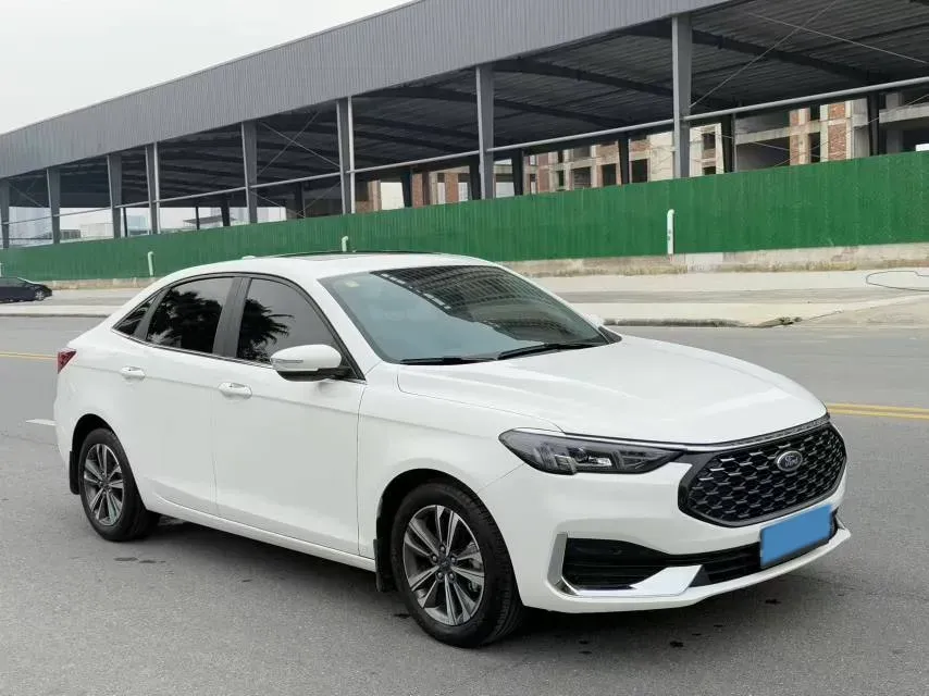 2021 Ford Escort 1.5L 122HP L3 6AT,autocango,china used car exporter,china ev exporter,chinese used car exporter,chinese used ev exporter
