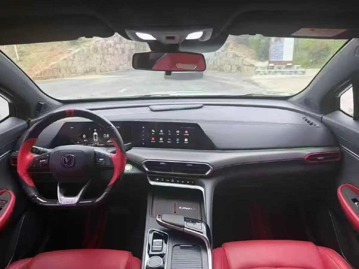 2020 ChangAn UNI-T 1.5T 180HP L4 7DCT,autocango,china used car exporter,china ev exporter,chinese used car exporter,chinese used ev exporter