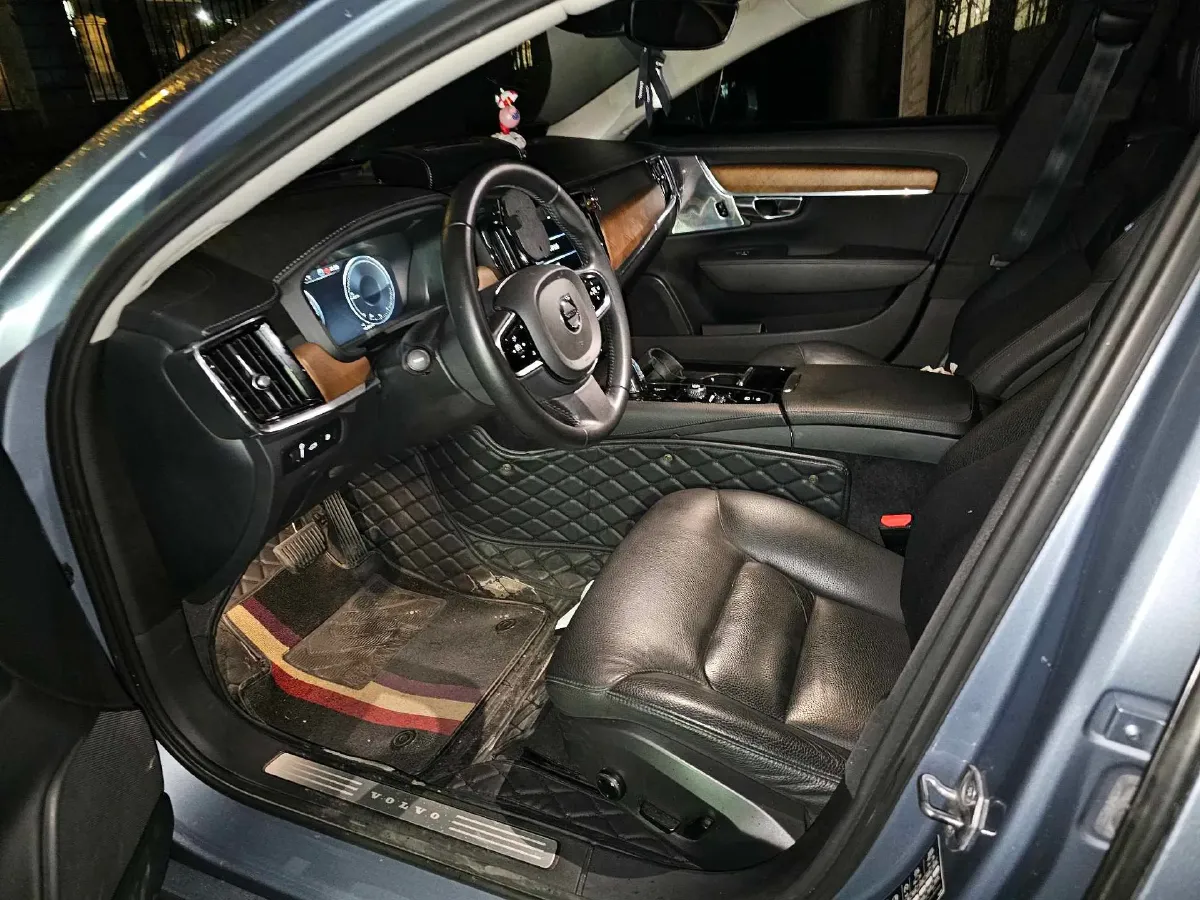 2019 Volvo S90 2.0T 254HP L4 8AT,autocango,china used car exporter,china ev exporter,chinese used car exporter,chinese used ev exporter