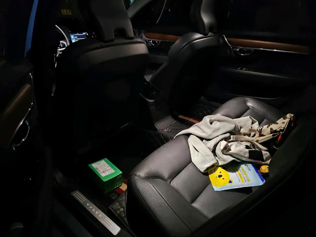 2019 Volvo S90 2.0T 254HP L4 8AT,autocango,china used car exporter,china ev exporter,chinese used car exporter,chinese used ev exporter