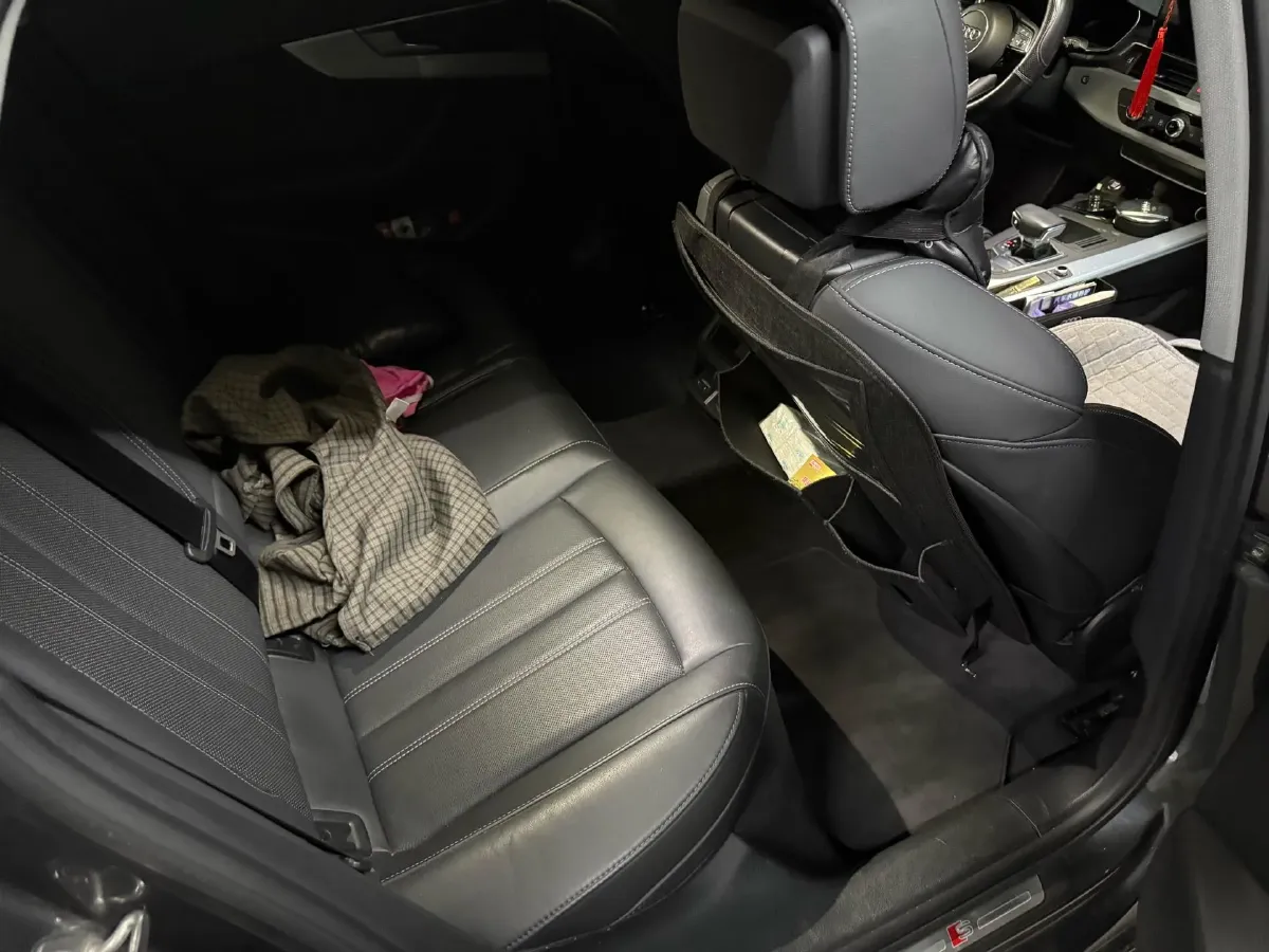 2020 Audi A4L 2.0T 190HP L4 7DCT,autocango,china used car exporter,china ev exporter,chinese used car exporter,chinese used ev exporter