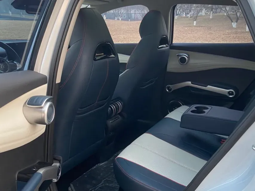 2022 Roewe RX5 MAX 1.5T 181HP L4 6AT,autocango,china used car exporter,china ev exporter,chinese used car exporter,chinese used ev exporter