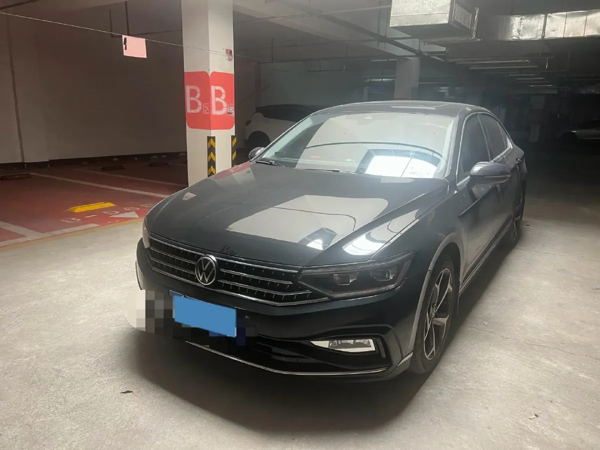 2025 Volkswagen Magotan 2.0T 186HP L4 7DCT,autocango,china used car exporter,china ev exporter,chinese used car exporter,chinese used ev exporter