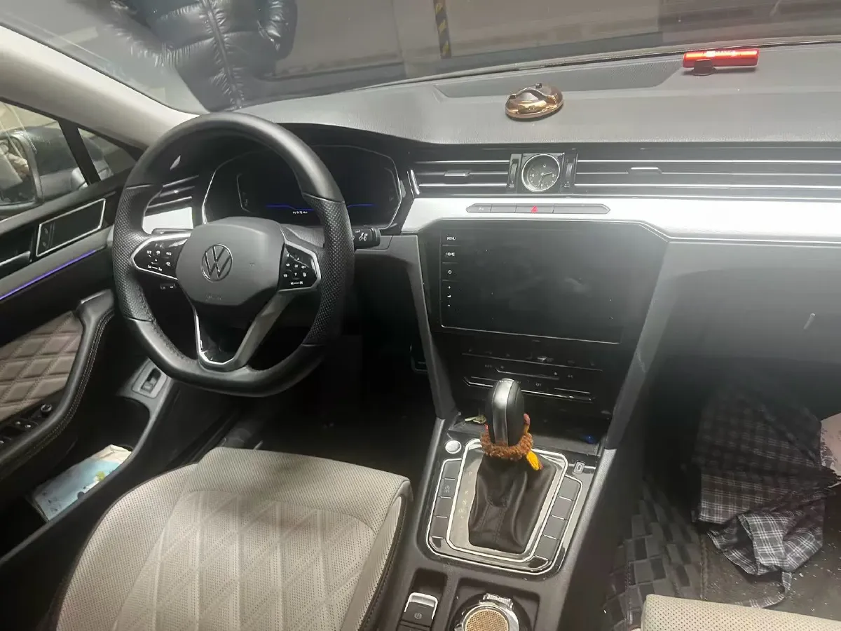 2025 Volkswagen Magotan 2.0T 186HP L4 7DCT,autocango,china used car exporter,china ev exporter,chinese used car exporter,chinese used ev exporter