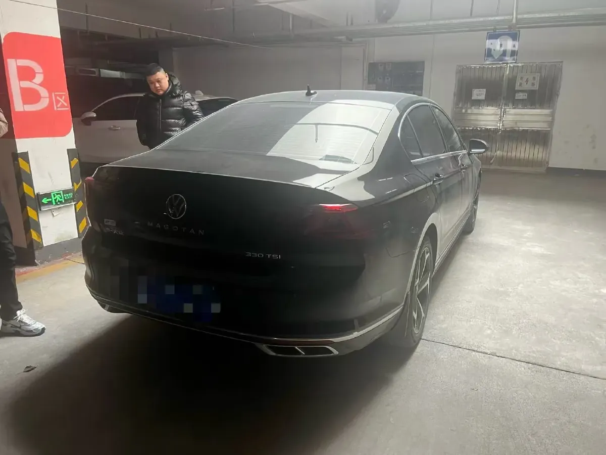2025 Volkswagen Magotan 2.0T 186HP L4 7DCT,autocango,china used car exporter,china ev exporter,chinese used car exporter,chinese used ev exporter