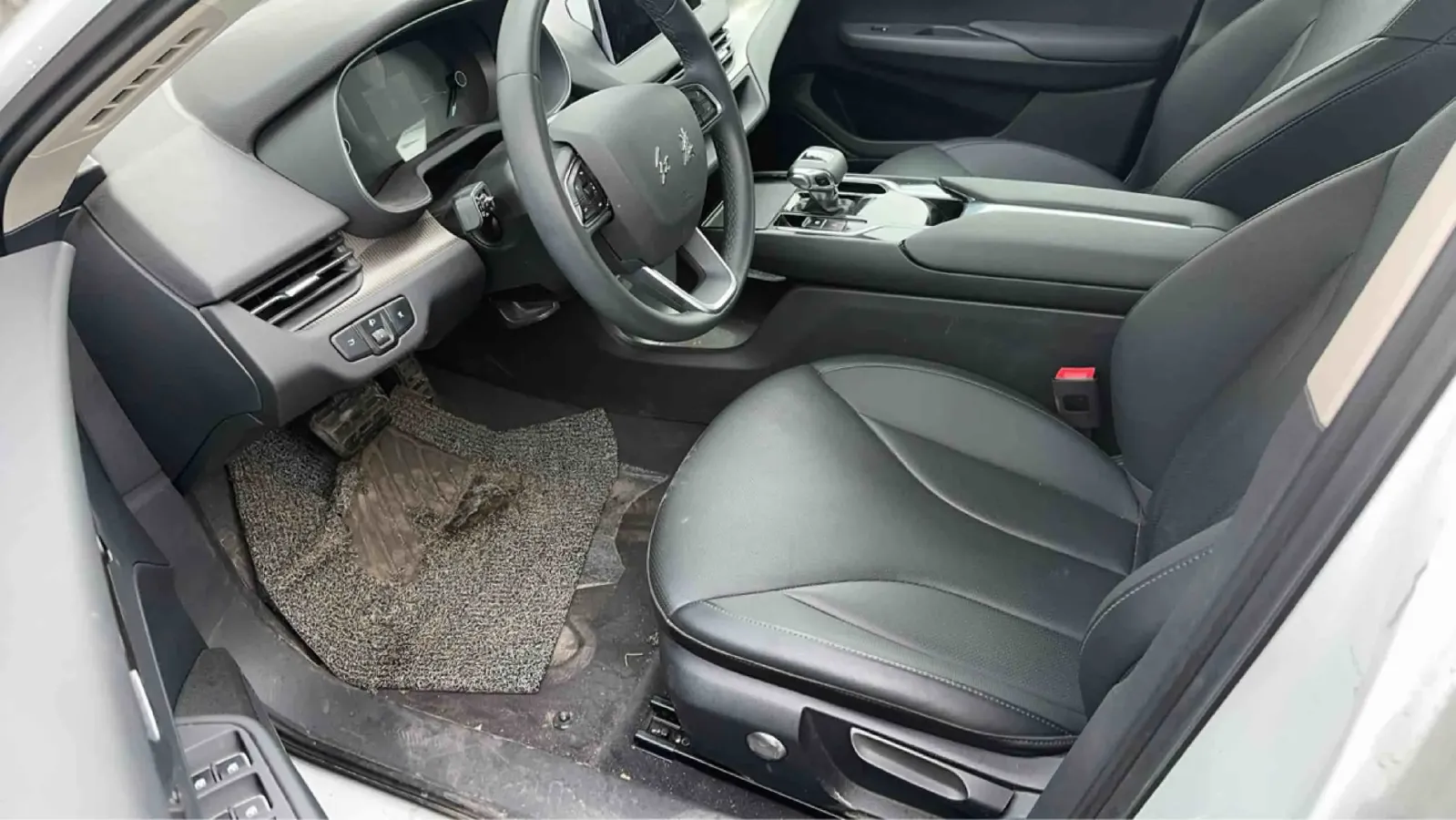 2022 HongQi E-QM5 BEV 54KWH,autocango,china used car exporter,china ev exporter,chinese used car exporter,chinese used ev exporter