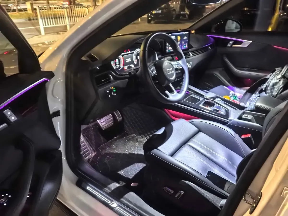 2024 Audi A4L 2.0T 190HP L4 7DCT,autocango,china used car exporter,china ev exporter,chinese used car exporter,chinese used ev exporter