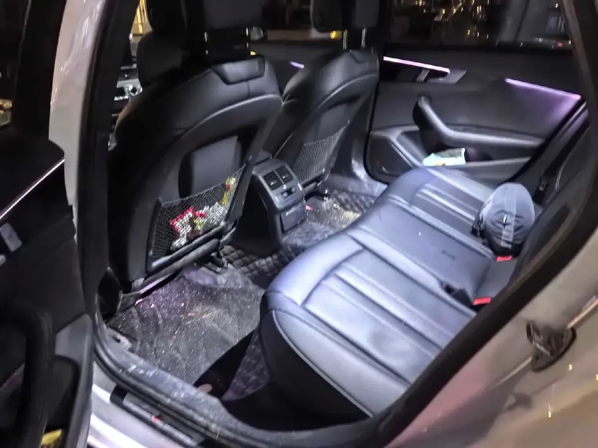 2024 Audi A4L 2.0T 190HP L4 7DCT,autocango,china used car exporter,china ev exporter,chinese used car exporter,chinese used ev exporter