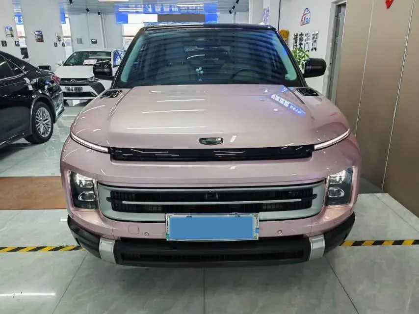 2023 Geely ICON 1.5T 181HP L4 7DCT,autocango,china used car exporter,china ev exporter,chinese used car exporter,chinese used ev exporter