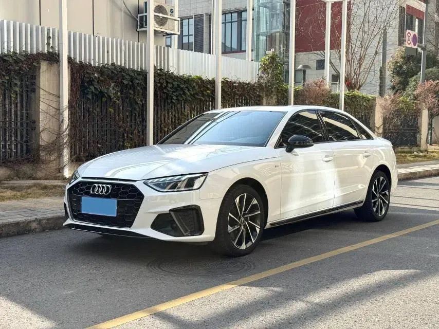 2023 Audi A4L 2.0T 190HP L4 7DCT,autocango,china used car exporter,china ev exporter,chinese used car exporter,chinese used ev exporter