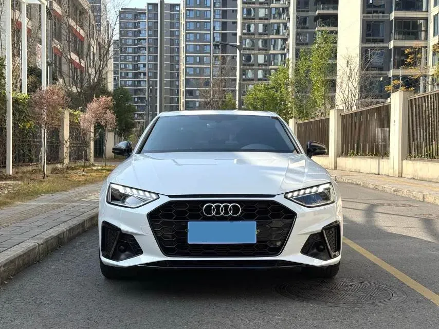 2023 Audi A4L 2.0T 190HP L4 7DCT,autocango,china used car exporter,china ev exporter,chinese used car exporter,chinese used ev exporter