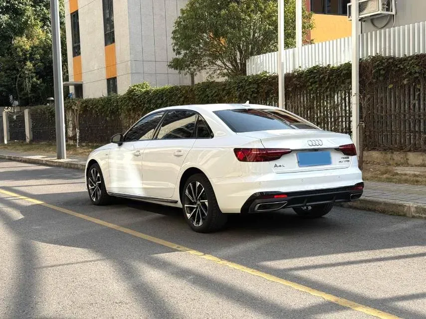 2023 Audi A4L 2.0T 190HP L4 7DCT,autocango,china used car exporter,china ev exporter,chinese used car exporter,chinese used ev exporter