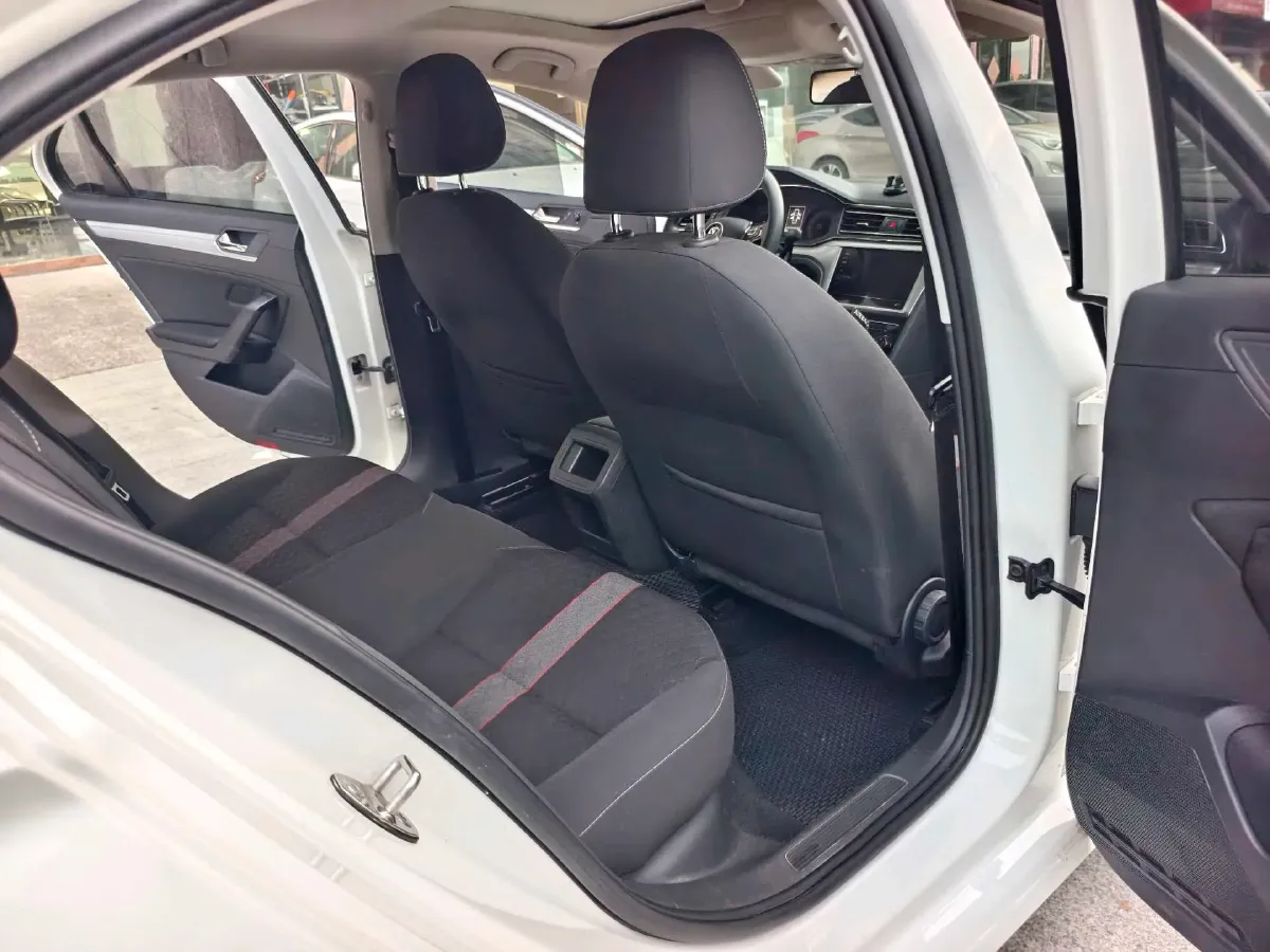 2021 Volkswagen Lamando 1.4T 131HP L4 7DCT,autocango,china used car exporter,china ev exporter,chinese used car exporter,chinese used ev exporter