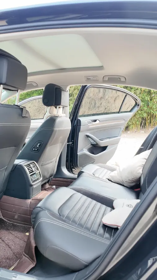 2020 Volkswagen Magotan 2.0T 186HP L4 7DCT,autocango,china used car exporter,china ev exporter,chinese used car exporter,chinese used ev exporter