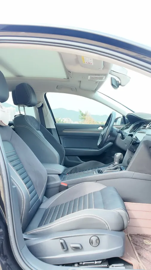 2020 Volkswagen Magotan 2.0T 186HP L4 7DCT,autocango,china used car exporter,china ev exporter,chinese used car exporter,chinese used ev exporter