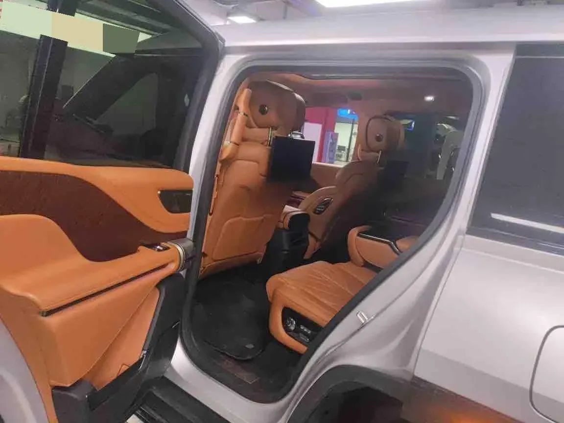 2023 YangWang U8 2.0T 272HP L4 REEV 49.05KWH,autocango,china used car exporter,china ev exporter,chinese used car exporter,chinese used ev exporter