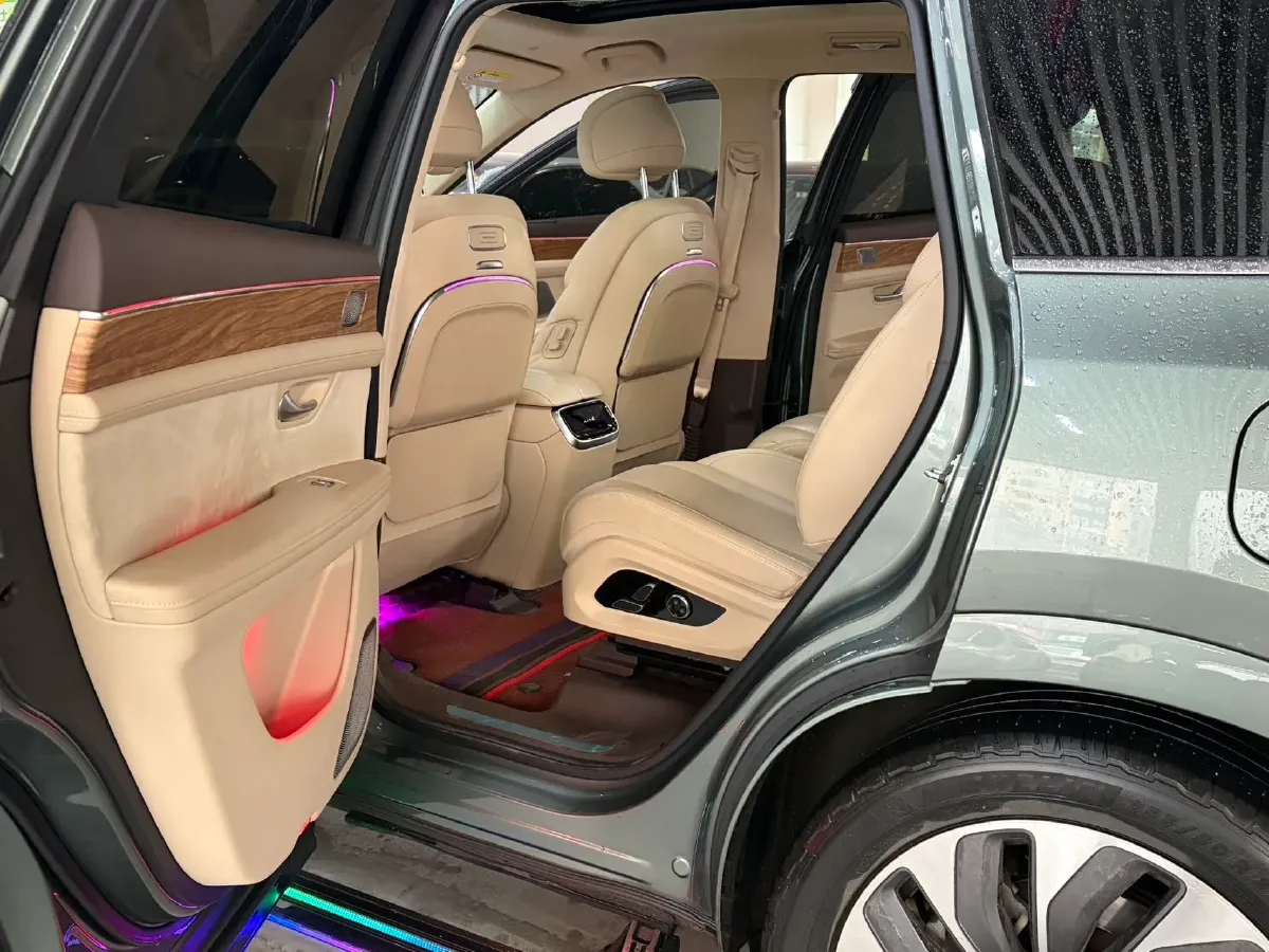 2024 AITO AITO M7 1.5T 152HP L4 REEV 40KWH,autocango,china used car exporter,china ev exporter,chinese used car exporter,chinese used ev exporter