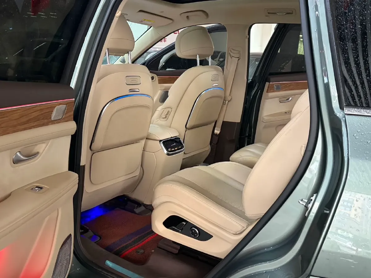 2024 AITO AITO M7 1.5T 152HP L4 REEV 40KWH,autocango,china used car exporter,china ev exporter,chinese used car exporter,chinese used ev exporter