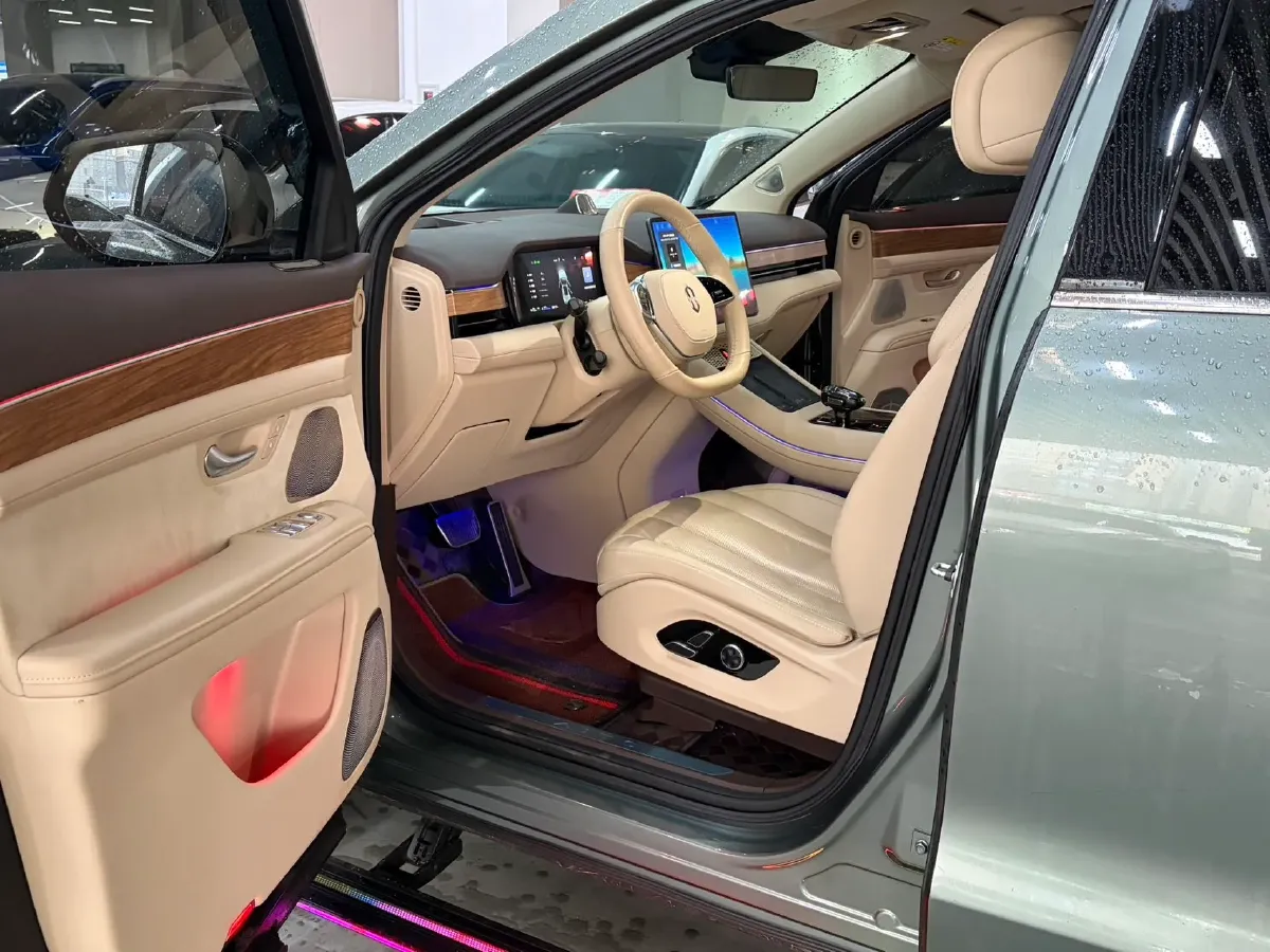 2024 AITO AITO M7 1.5T 152HP L4 REEV 40KWH,autocango,china used car exporter,china ev exporter,chinese used car exporter,chinese used ev exporter
