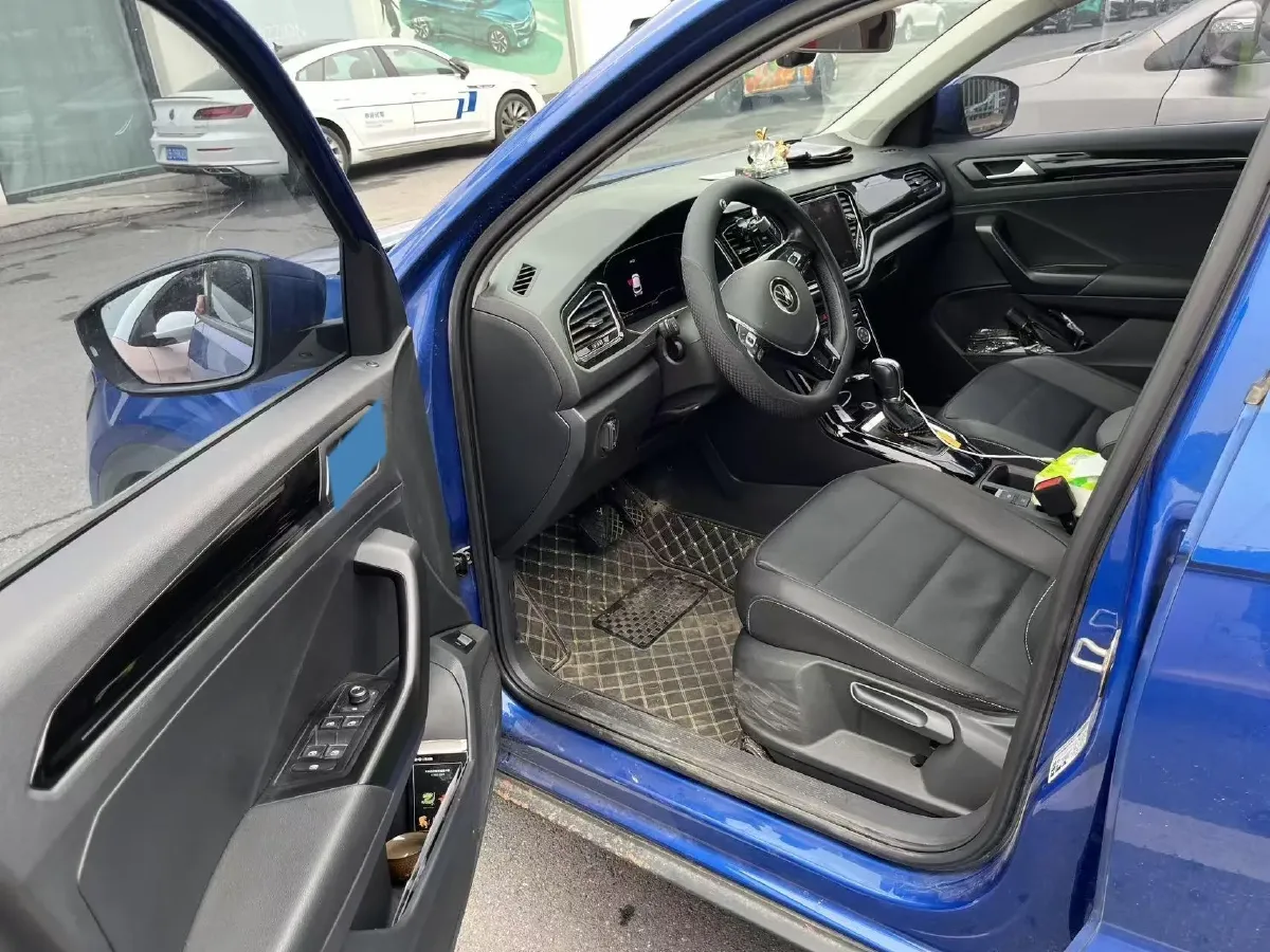 2021 Volkswagen T-Roc 1.4T 150HP L4 7DCT,autocango,china used car exporter,china ev exporter,chinese used car exporter,chinese used ev exporter