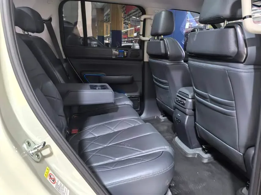 2023 FangChengBao Bao 5 1.5T 194HP L4 E-CVT PHEV 31.8KWH,autocango,china used car exporter,china ev exporter,chinese used car exporter,chinese used ev exporter