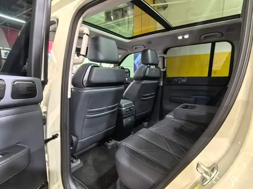 2023 FangChengBao Bao 5 1.5T 194HP L4 E-CVT PHEV 31.8KWH,autocango,china used car exporter,china ev exporter,chinese used car exporter,chinese used ev exporter