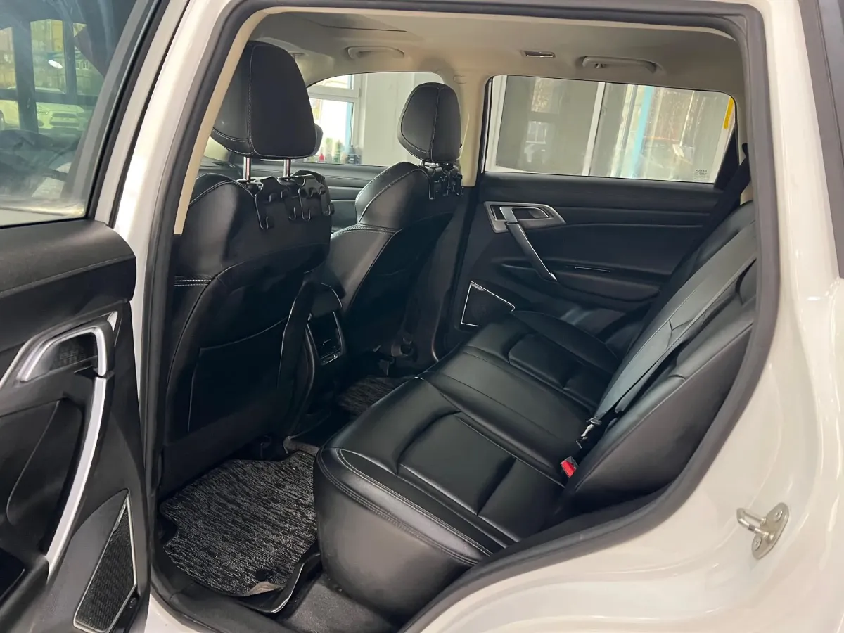 2021 Ford Escort 1.5L 122HP L3 6AT,autocango,china used car exporter,china ev exporter,chinese used car exporter,chinese used ev exporter