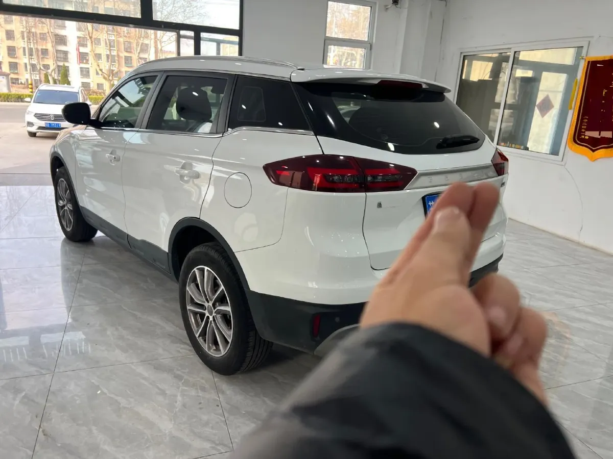 2021 Ford Escort 1.5L 122HP L3 6AT,autocango,china used car exporter,china ev exporter,chinese used car exporter,chinese used ev exporter