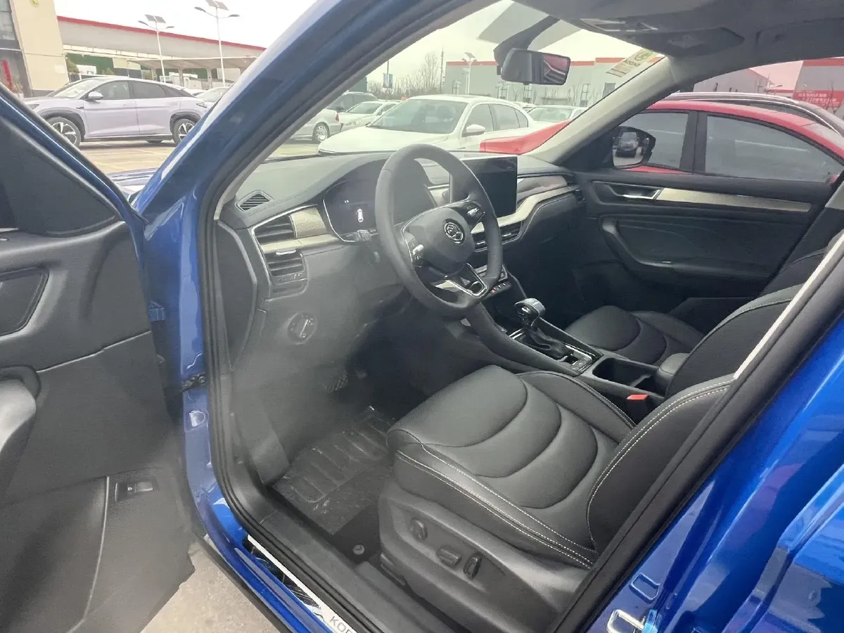 2022 Skoda Kodiak 2.0T 186HP L4 7DCT,autocango,china used car exporter,china ev exporter,chinese used car exporter,chinese used ev exporter