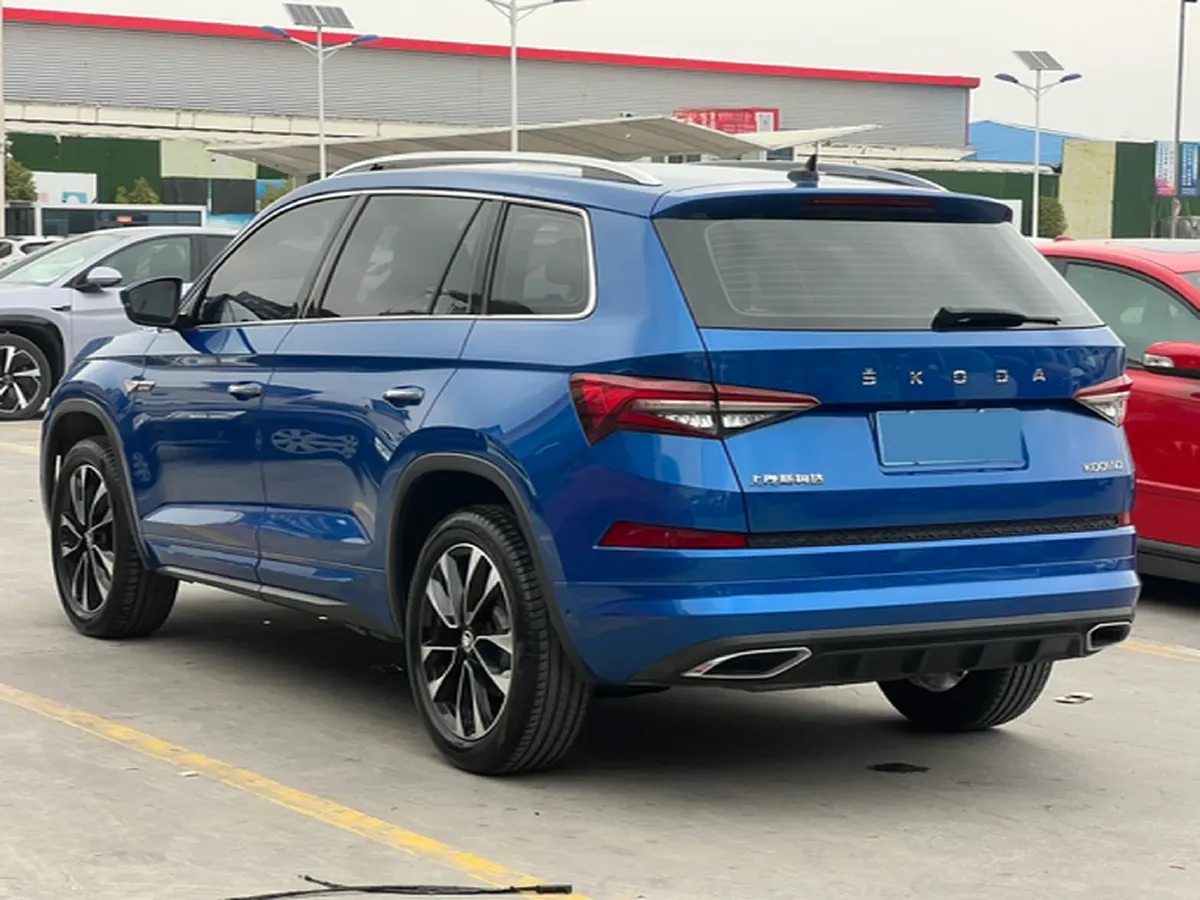 2022 Skoda Kodiak 2.0T 186HP L4 7DCT,autocango,china used car exporter,china ev exporter,chinese used car exporter,chinese used ev exporter