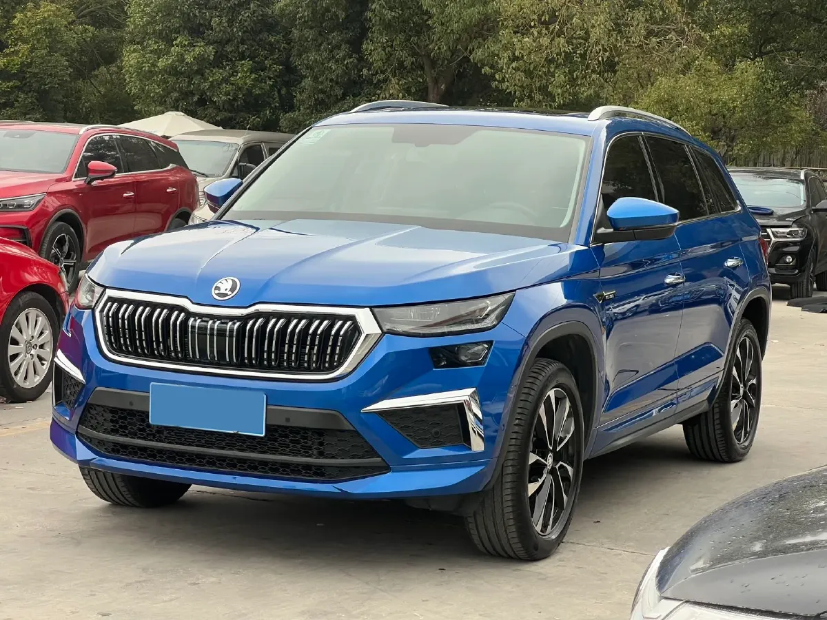 2022 Skoda Kodiak 2.0T 186HP L4 7DCT,autocango,china used car exporter,china ev exporter,chinese used car exporter,chinese used ev exporter