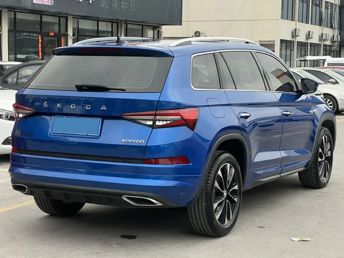 2022 Skoda Kodiak 2.0T 186HP L4 7DCT,autocango,china used car exporter,china ev exporter,chinese used car exporter,chinese used ev exporter