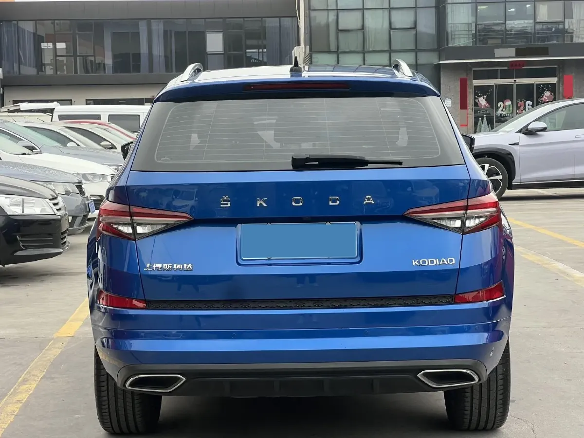 2022 Skoda Kodiak 2.0T 186HP L4 7DCT,autocango,china used car exporter,china ev exporter,chinese used car exporter,chinese used ev exporter
