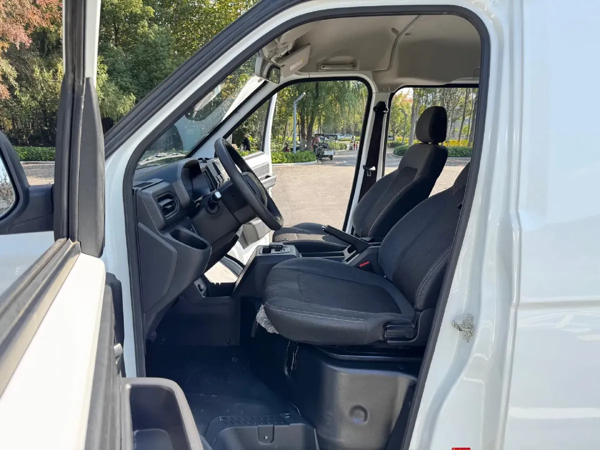 2024 Karry JiangTunE7 BEV 41.86KWH,autocango,china used car exporter,china ev exporter,chinese used car exporter,chinese used ev exporter