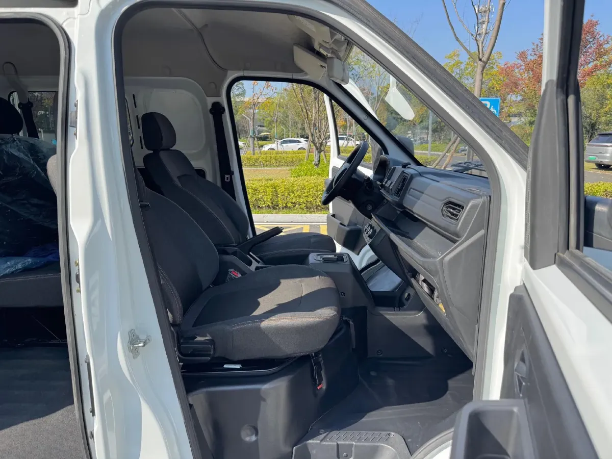 2024 Karry JiangTunE7 BEV 41.86KWH,autocango,china used car exporter,china ev exporter,chinese used car exporter,chinese used ev exporter