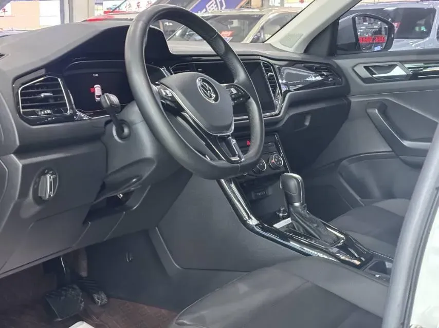 2022 Volkswagen T-Roc 1.4T 150HP L4 7DCT,autocango,china used car exporter,china ev exporter,chinese used car exporter,chinese used ev exporter