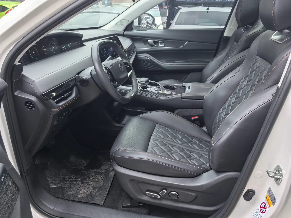 2022 Bestune T99 2.0T 224HP L4 6AT,autocango,china used car exporter,china ev exporter,chinese used car exporter,chinese used ev exporter