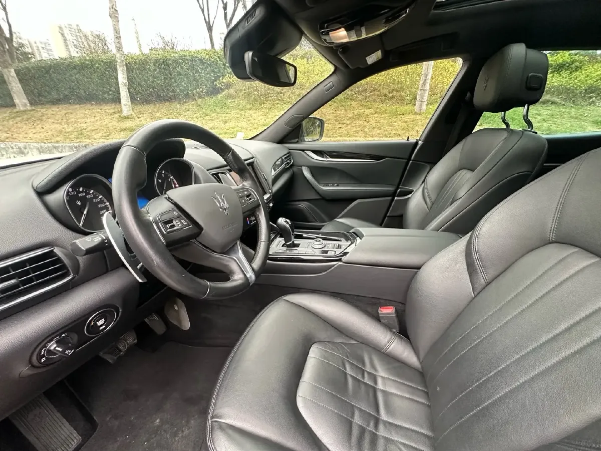 2018 Jaguar XJ 3.0T 340HP V6 8AT,autocango,china used car exporter,china ev exporter,chinese used car exporter,chinese used ev exporter