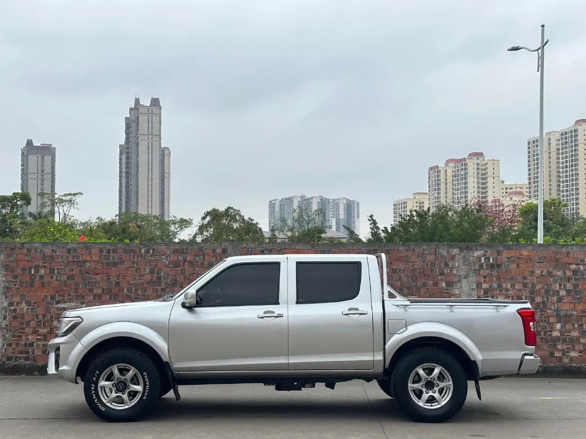 2021 Dongfeng RuiQi 2.4T 165HP L4 5MT,autocango,china used car exporter,china ev exporter,chinese used car exporter,chinese used ev exporter