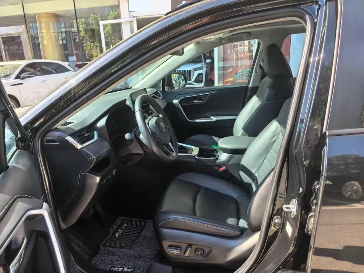 2024 Toyota RAV4 2.0L 171HP L4 CVT,autocango,china used car exporter,china ev exporter,chinese used car exporter,chinese used ev exporter