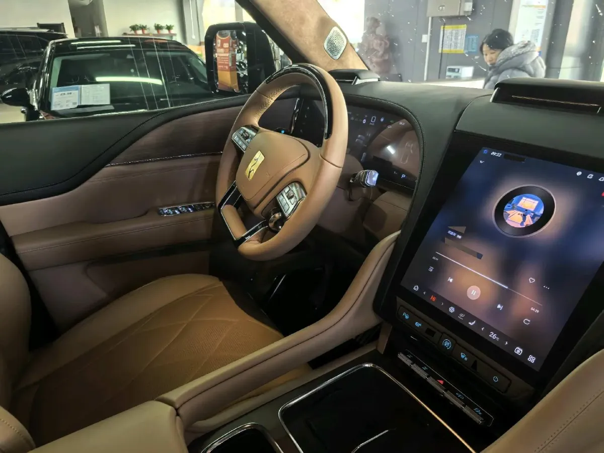 2025 YangWang U8 L REEV 272HP REEV,autocango,china used car exporter,china ev exporter,chinese used car exporter,chinese used ev exporter